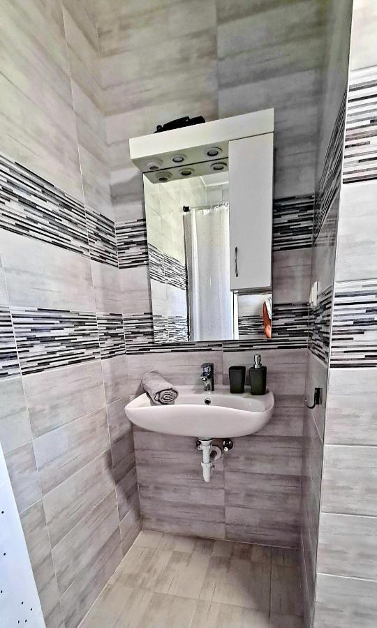 Lilac Apartman Balatonlelle Zewnętrze zdjęcie